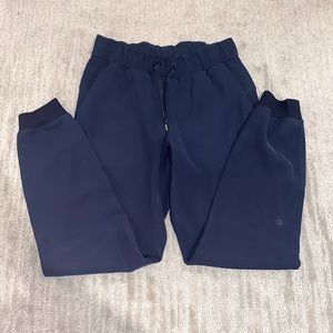 Lululemon on the fly jogger
